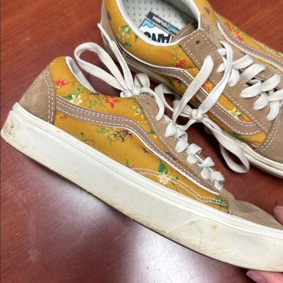 Vans size 7.5 // 092601 - Picture 2 of 3